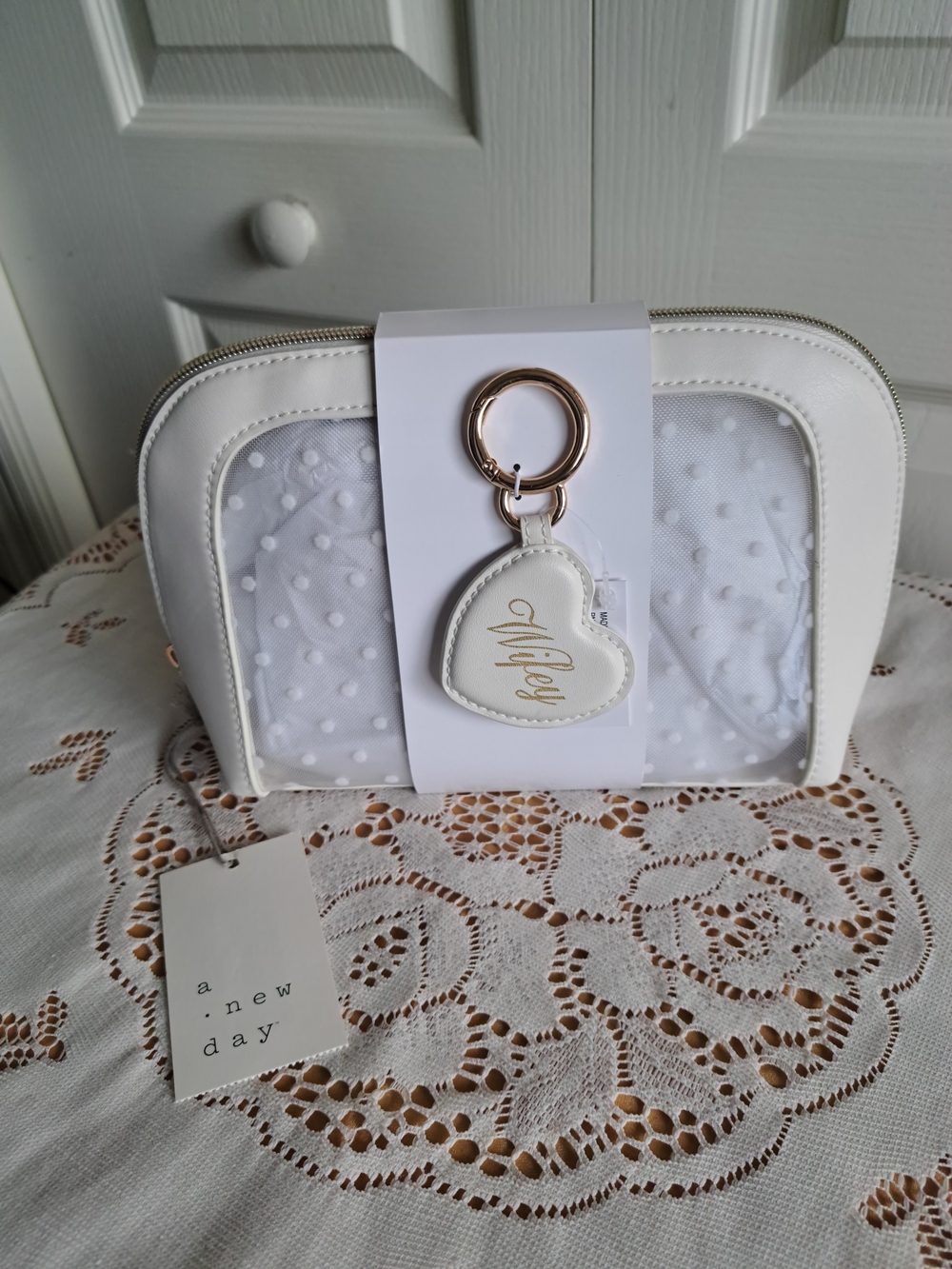 a new day White Heart Charm Cosmetic Bag - Picture 2 of 4